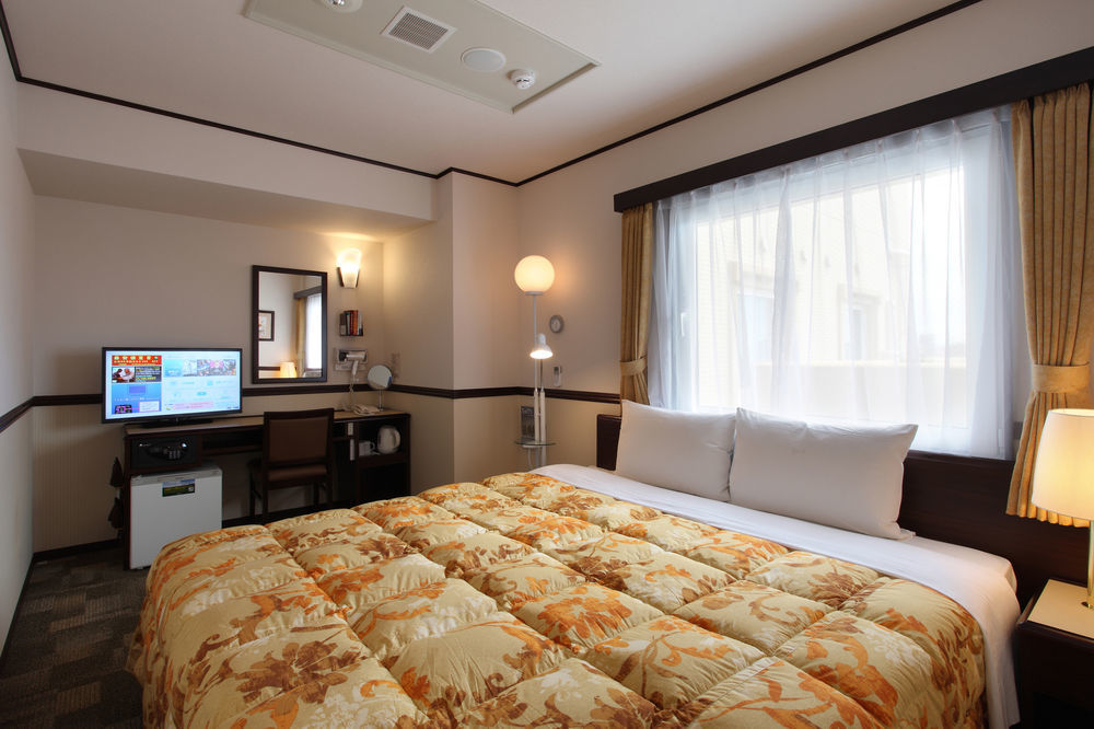 Toyoko Kawasaki Ekimae Isago Hotel